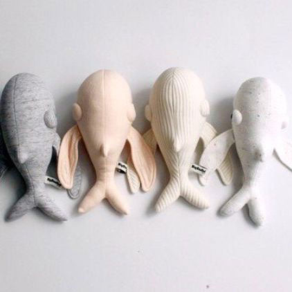 " Cette baleine est adorable! Juste assez grande pour que ma fille puisse en faire des câlins. Elle adore! "